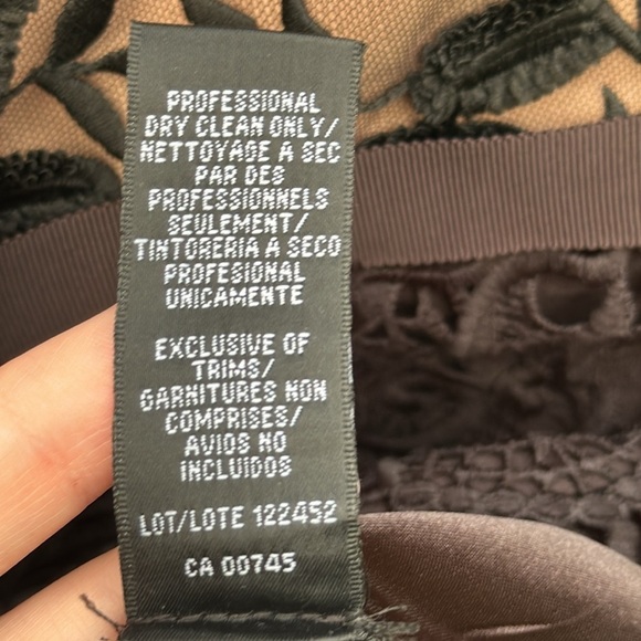 ML Monique Lhuillier Calypso Lace Dresss, size 2 - Picture 13 of 13